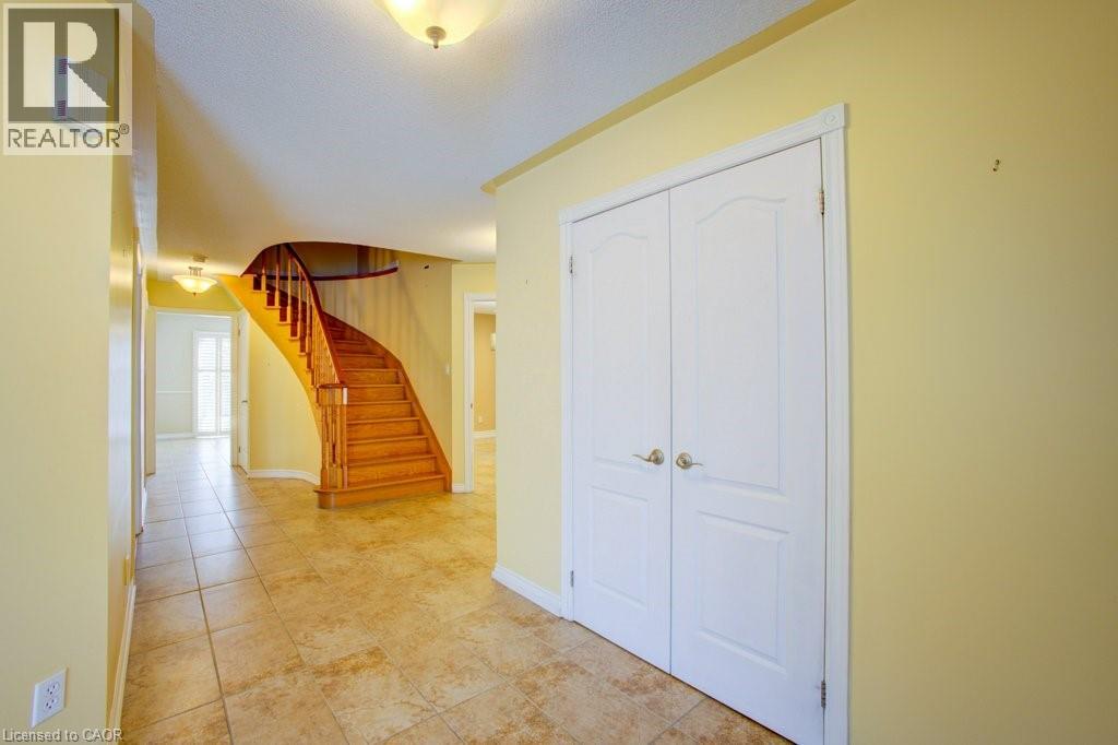 Photo 4 of 105 Veneto Drive, Vaughan ON