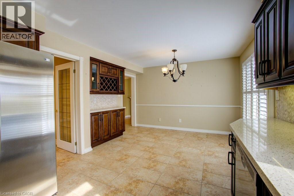 Photo 17 of 105 Veneto Drive, Vaughan ON