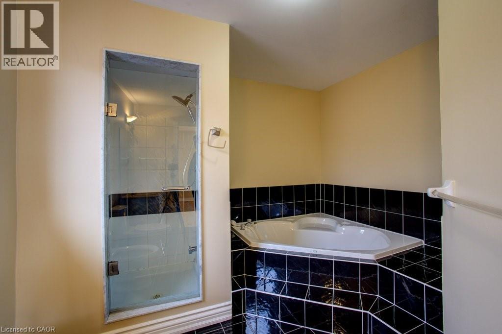 Photo 28 of 105 Veneto Drive, Vaughan ON
