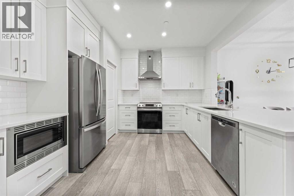 Photo 2 of 600 Livingston Way Ne, Calgary AB