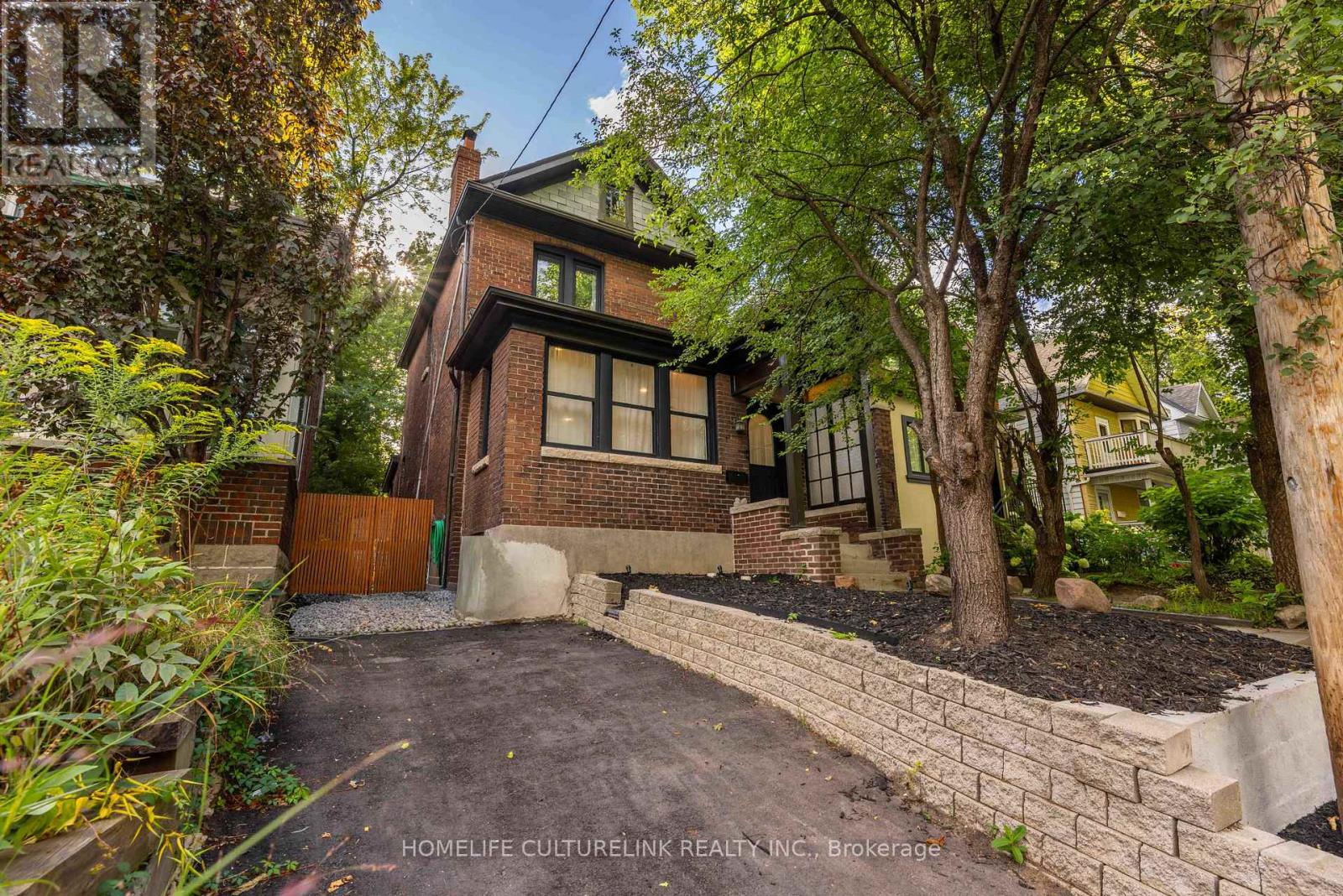 Photo 1 of 186 Ashdale Avenue, Toronto ON