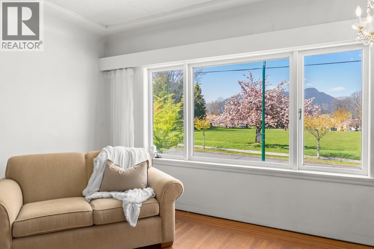 Photo 4 of 2880 Oxford Street, Vancouver BC