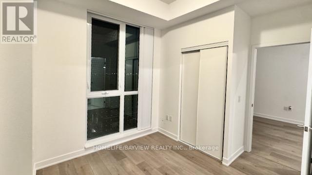 Photo 12 of 512 38 Honeycrisp Crescent N, Vaughan ON