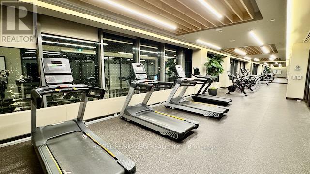 Photo 17 of 512 38 Honeycrisp Crescent N, Vaughan ON