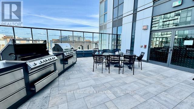 Photo 19 of 512 38 Honeycrisp Crescent N, Vaughan ON