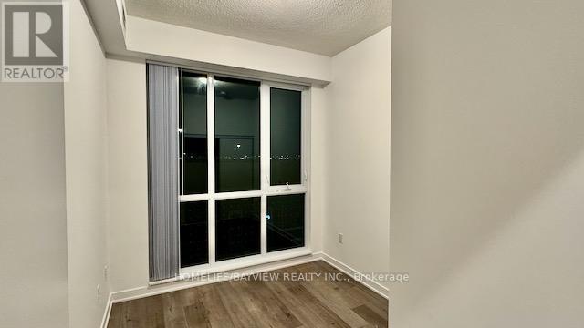 Photo 8 of 512 38 Honeycrisp Crescent N, Vaughan ON