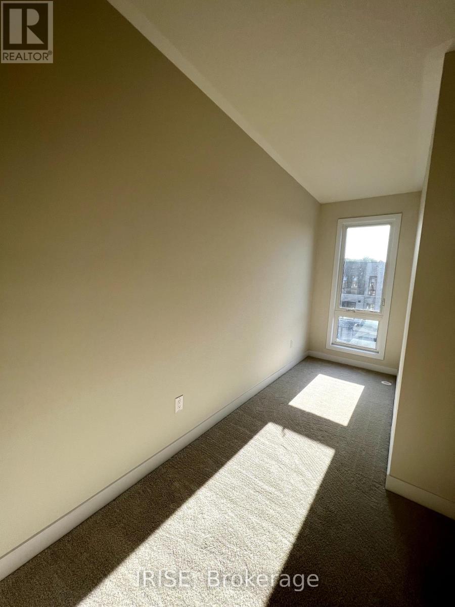 Photo 10 of 113 Stauffer Crescent, Markham ON