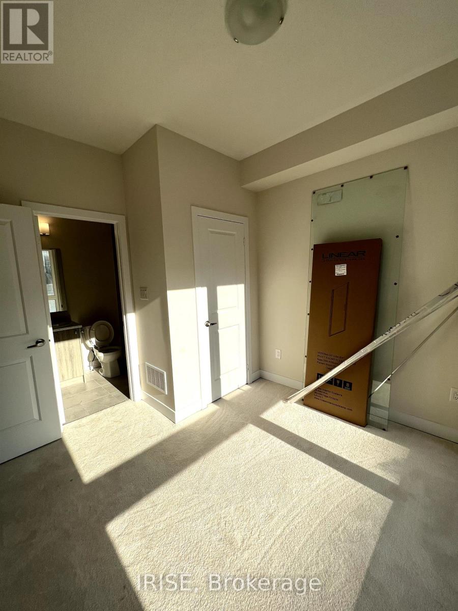 Photo 13 of 113 Stauffer Crescent, Markham ON