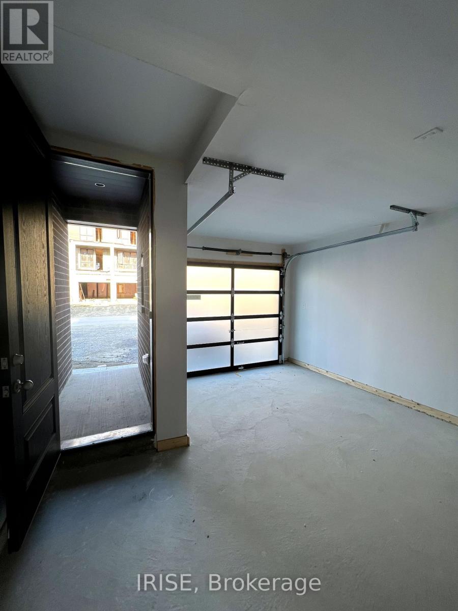 Photo 18 of 113 Stauffer Crescent, Markham ON