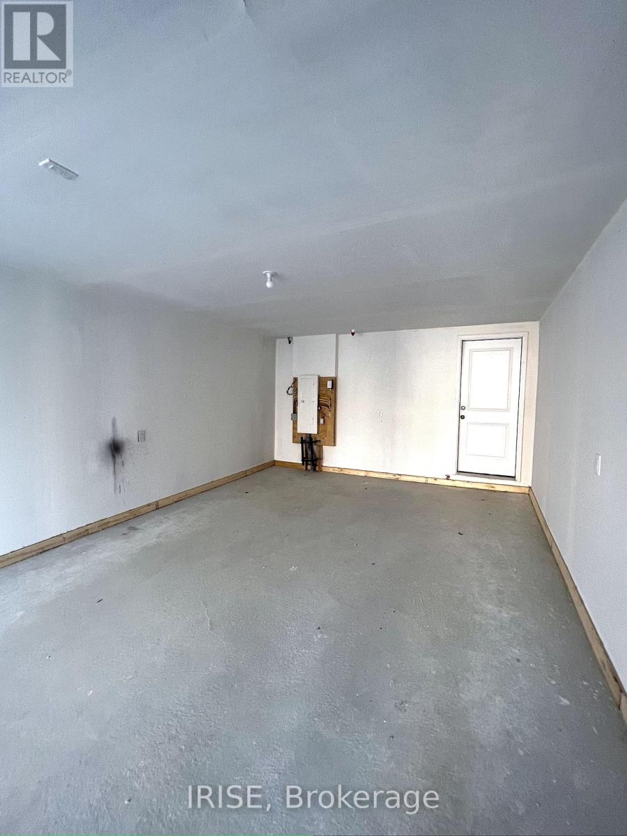 Photo 19 of 113 Stauffer Crescent, Markham ON