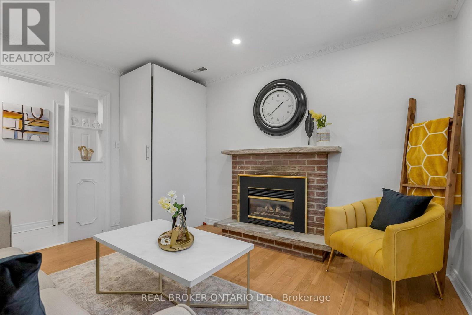 Photo 15 of 3465 Orion Crescent, Mississauga ON