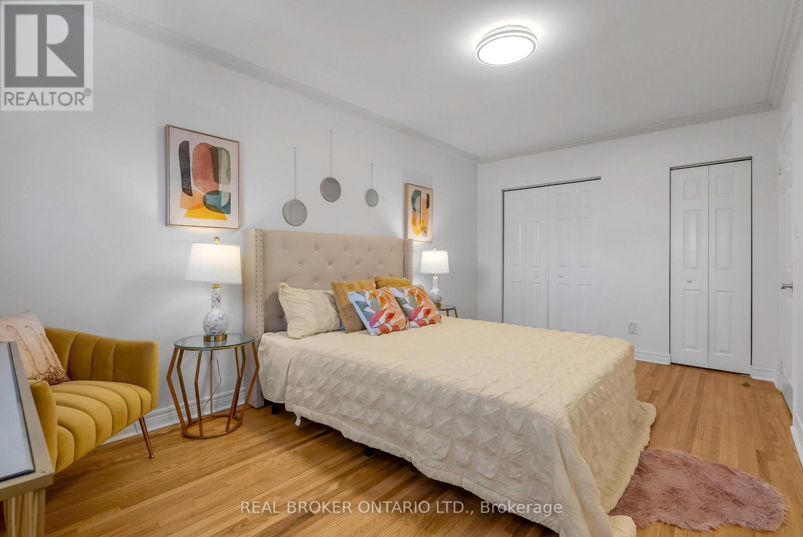 Photo 16 of 3465 Orion Crescent, Mississauga ON