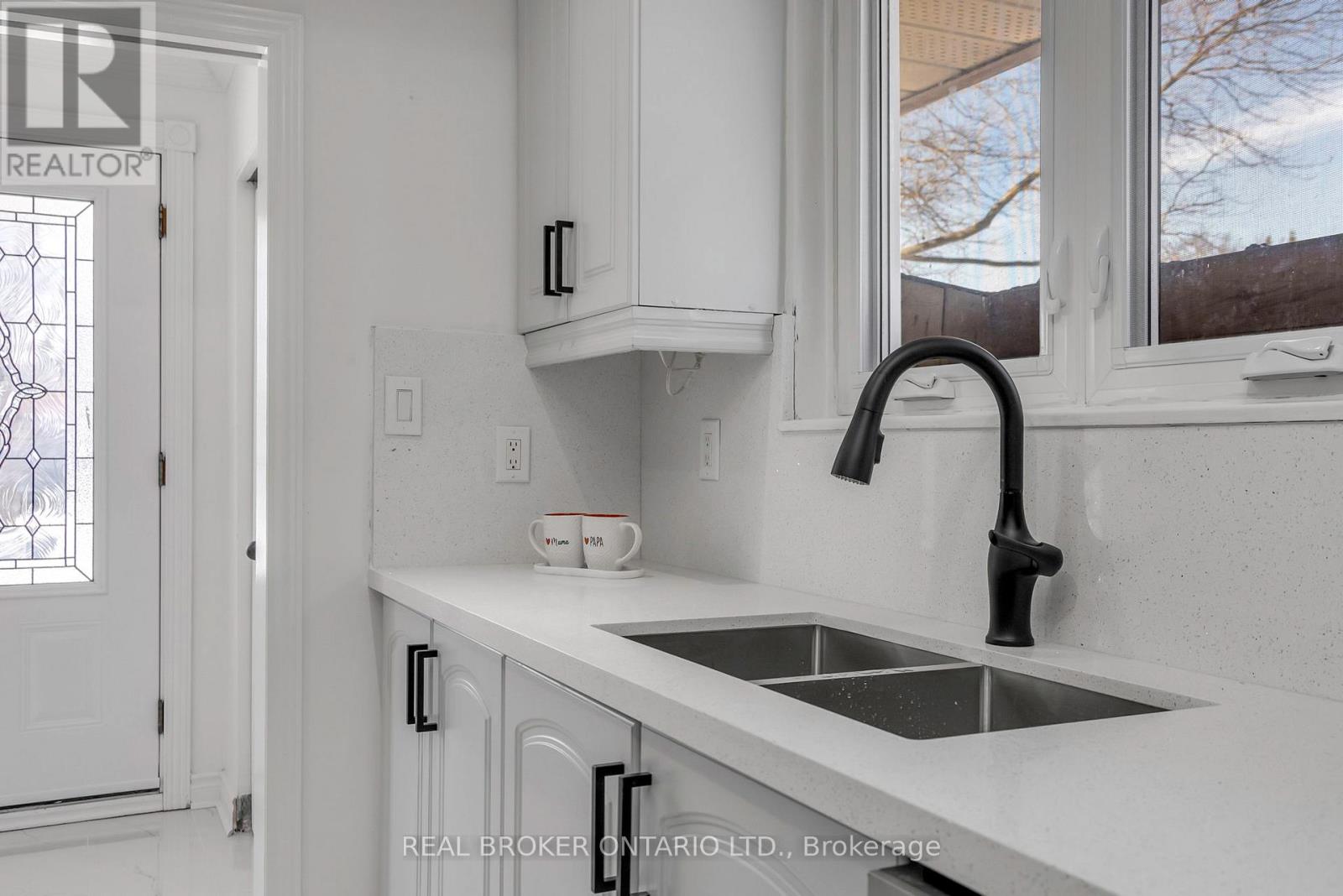 Photo 32 of 3465 Orion Crescent, Mississauga ON