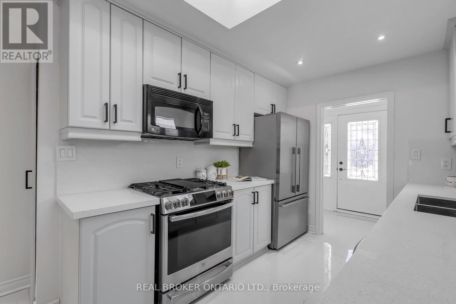 Photo 34 of 3465 Orion Crescent, Mississauga ON