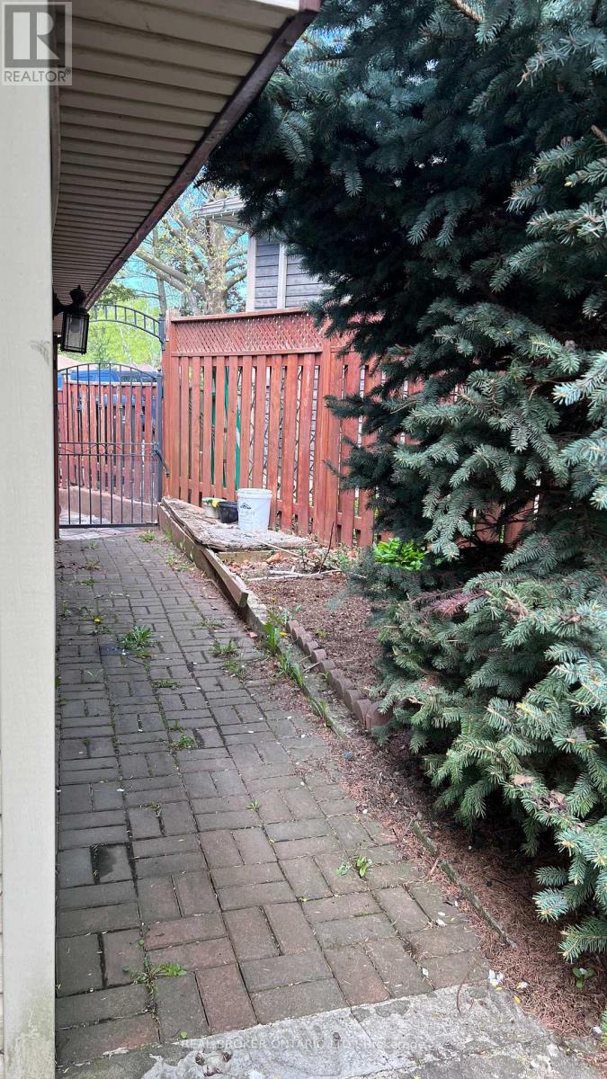 Photo 42 of 3465 Orion Crescent, Mississauga ON