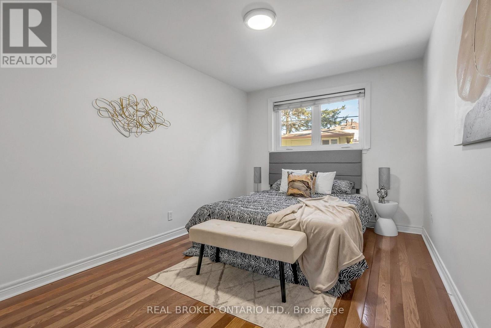 Photo 9 of 3465 Orion Crescent, Mississauga ON
