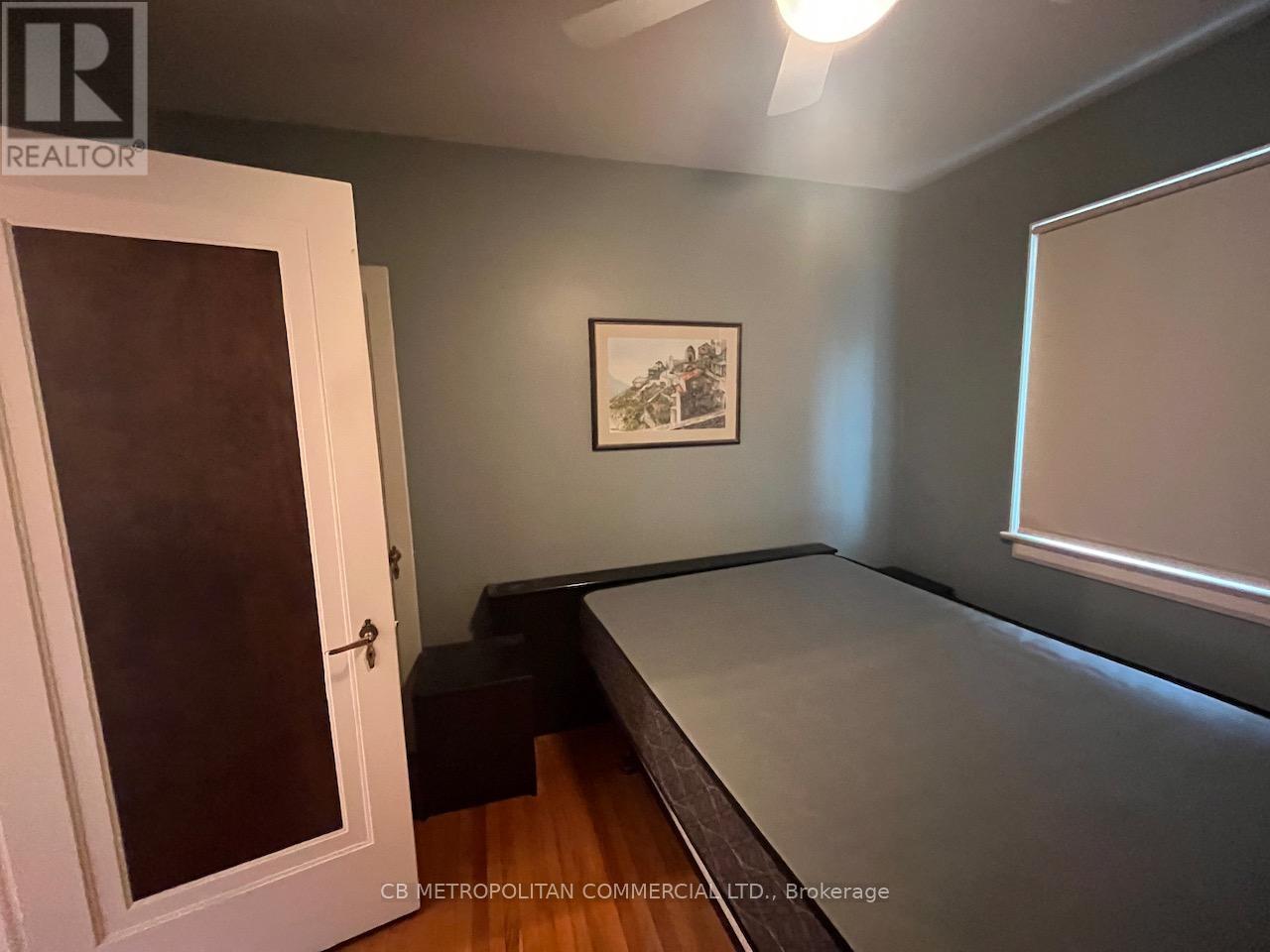 Photo 12 of 1403 Orchard Hill Road, Mississauga ON