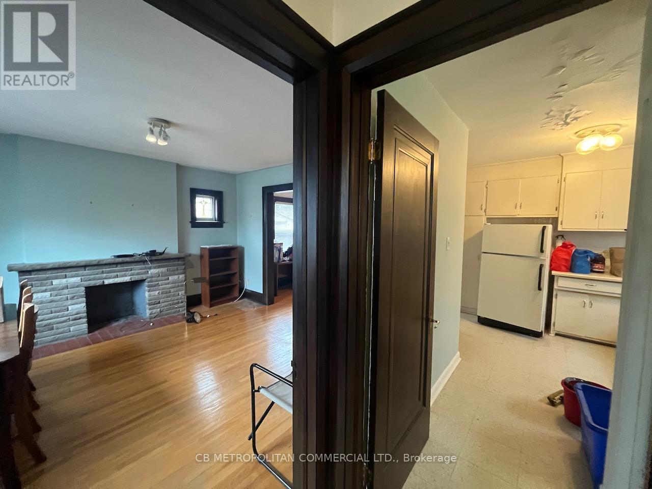 Photo 8 of 1403 Orchard Hill Road, Mississauga ON