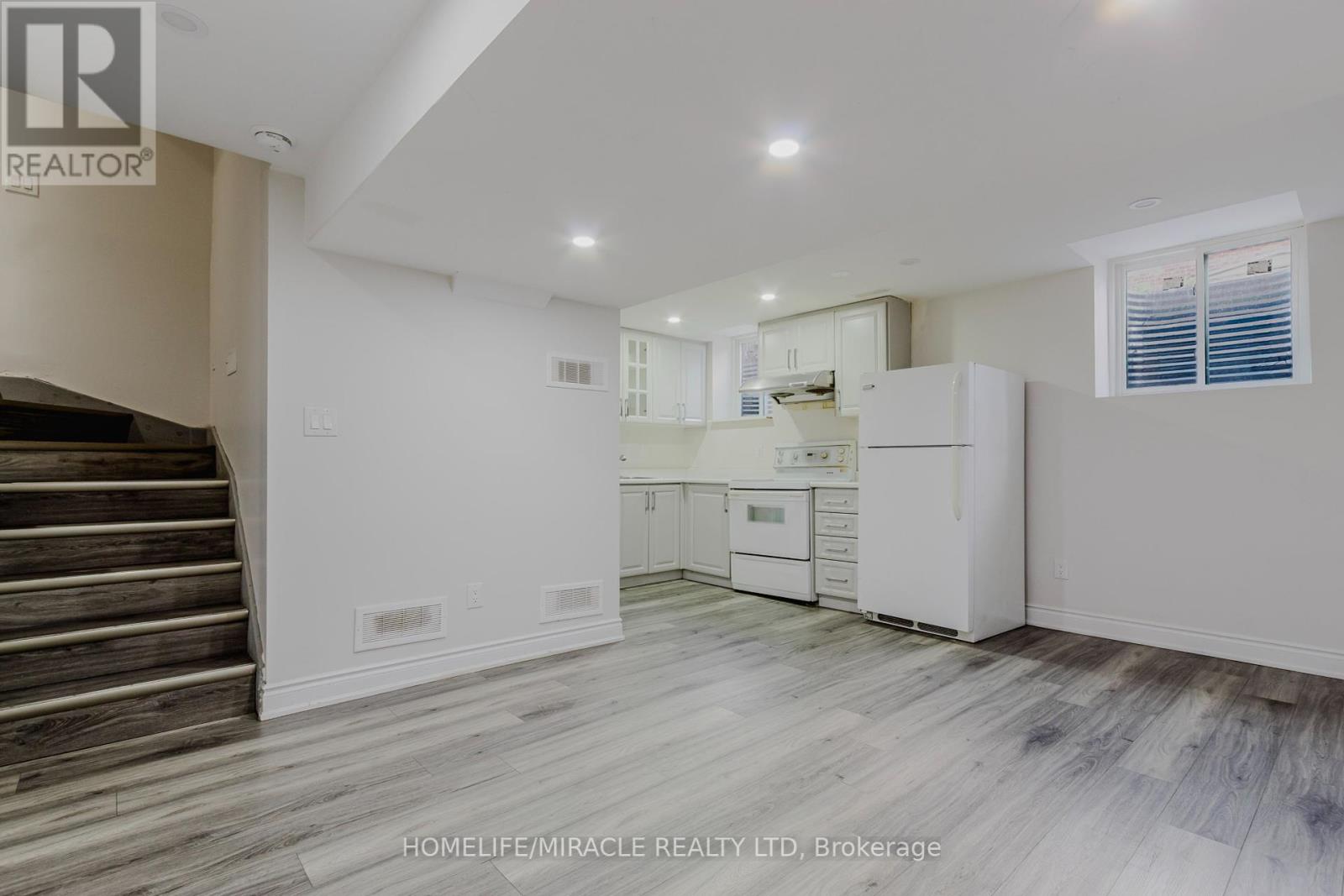 Photo 30 of 27 Silver Egret Road, Brampton ON