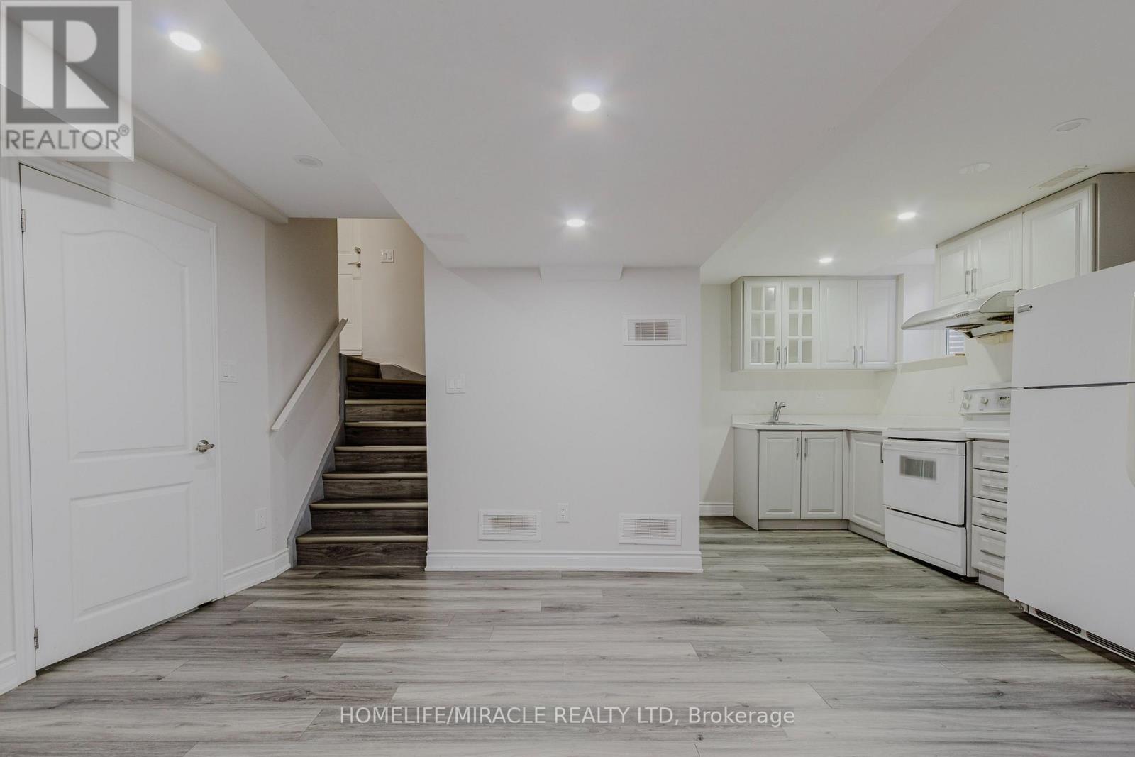 Photo 31 of 27 Silver Egret Road, Brampton ON