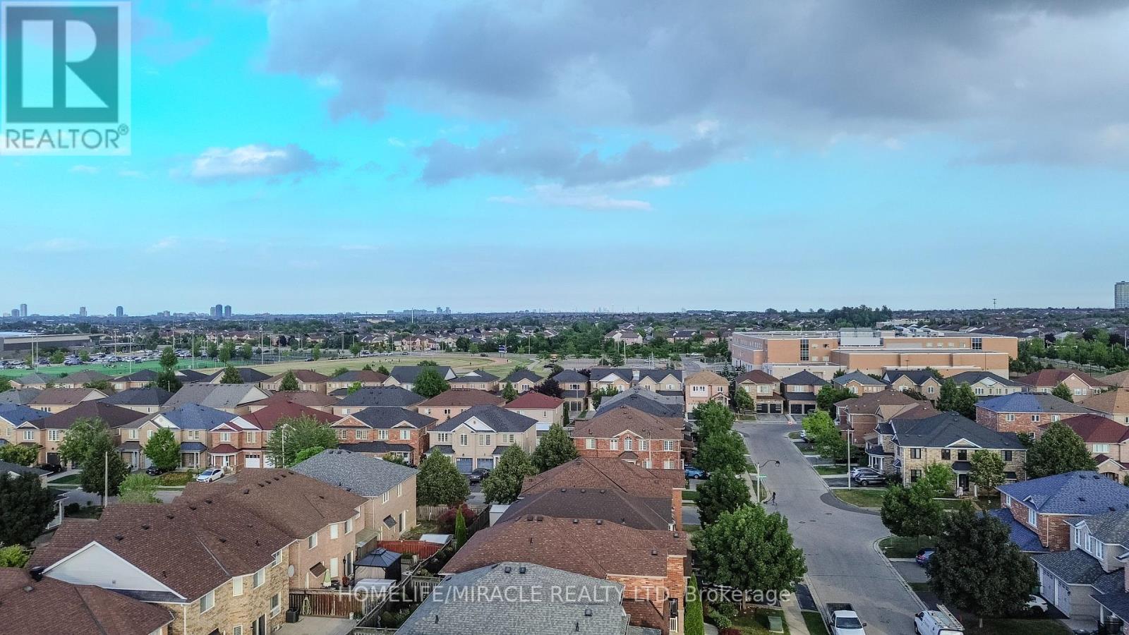 Photo 42 of 27 Silver Egret Road, Brampton ON