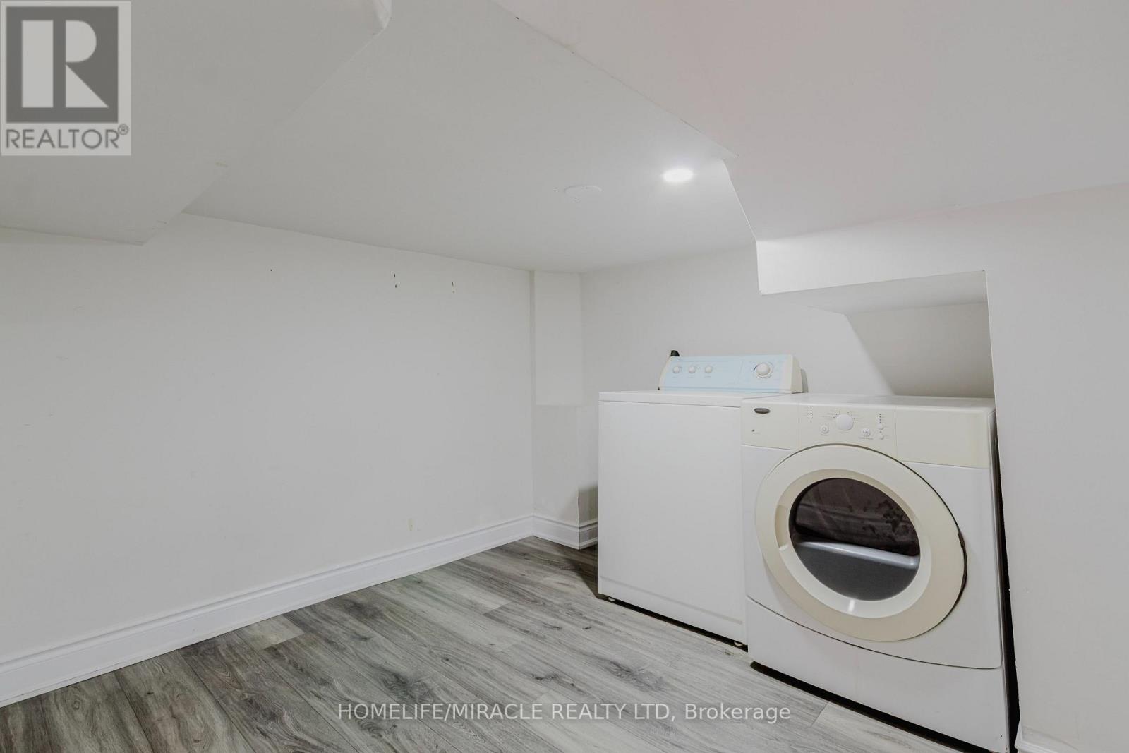 Photo 37 of 27 Silver Egret Road, Brampton ON