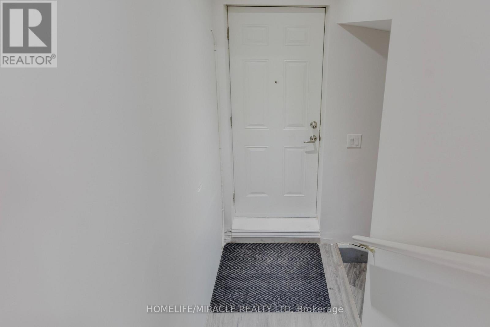 Photo 29 of 27 Silver Egret Road, Brampton ON