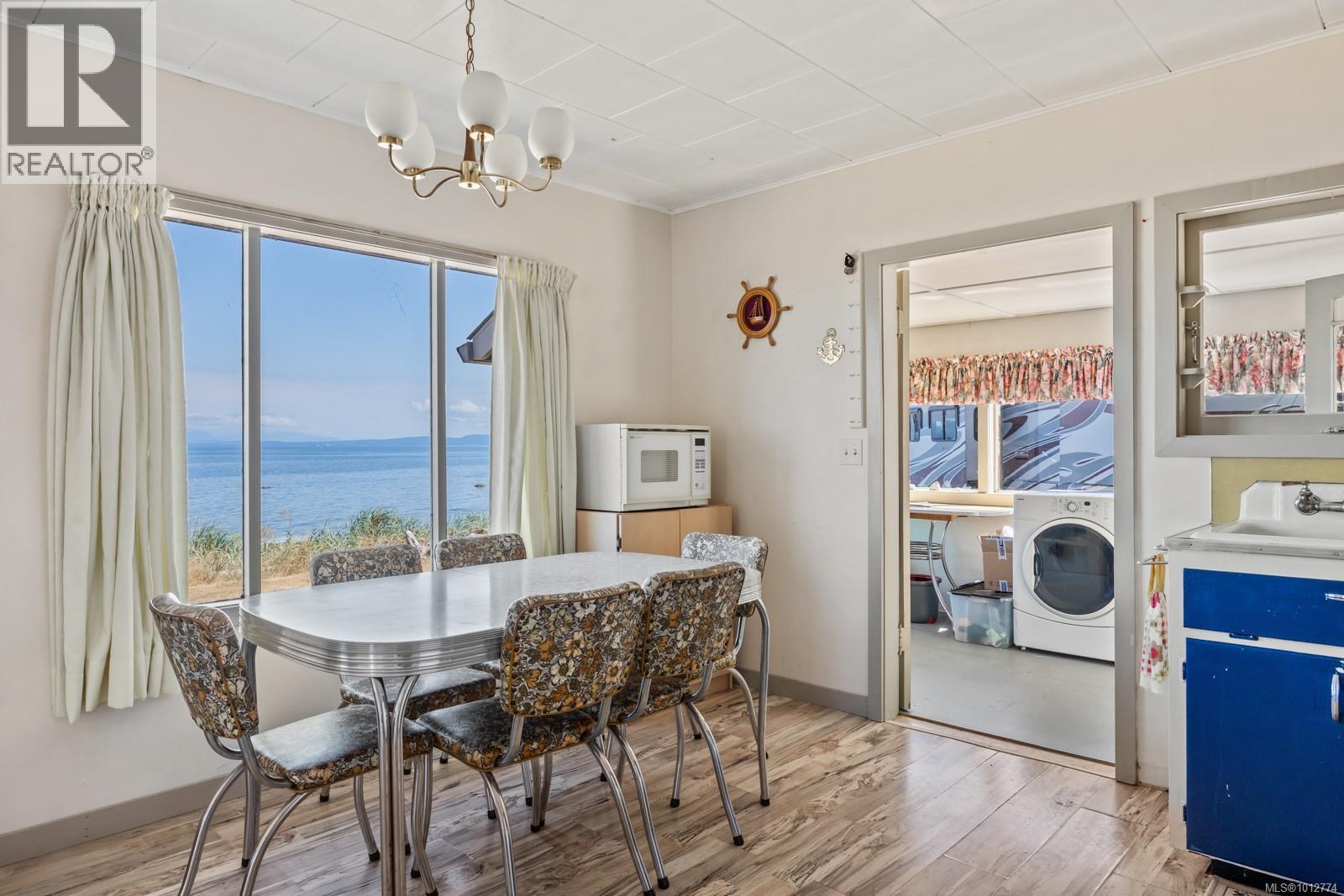 1494 Wilkinson Rd, Comox