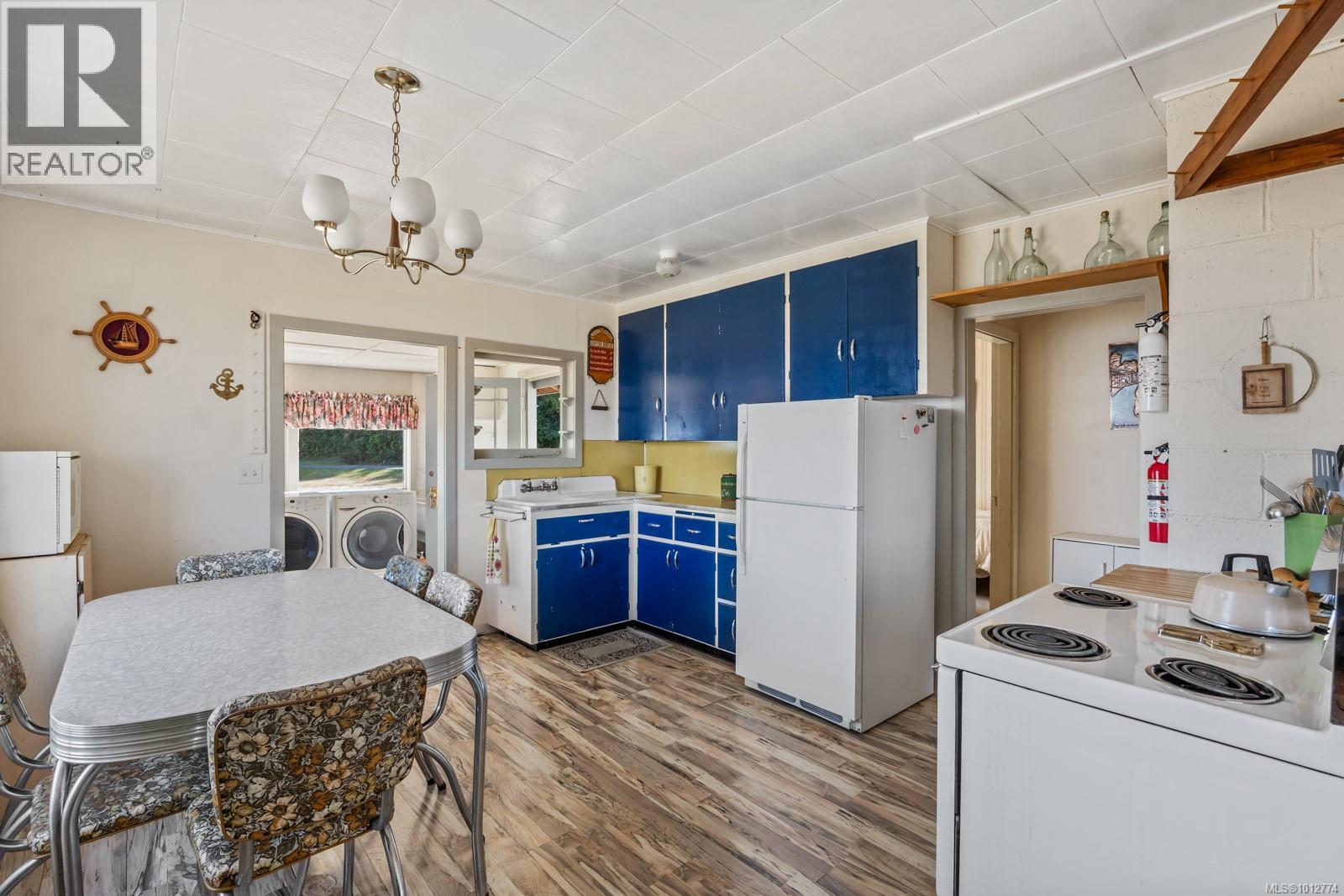1494 Wilkinson Rd, Comox