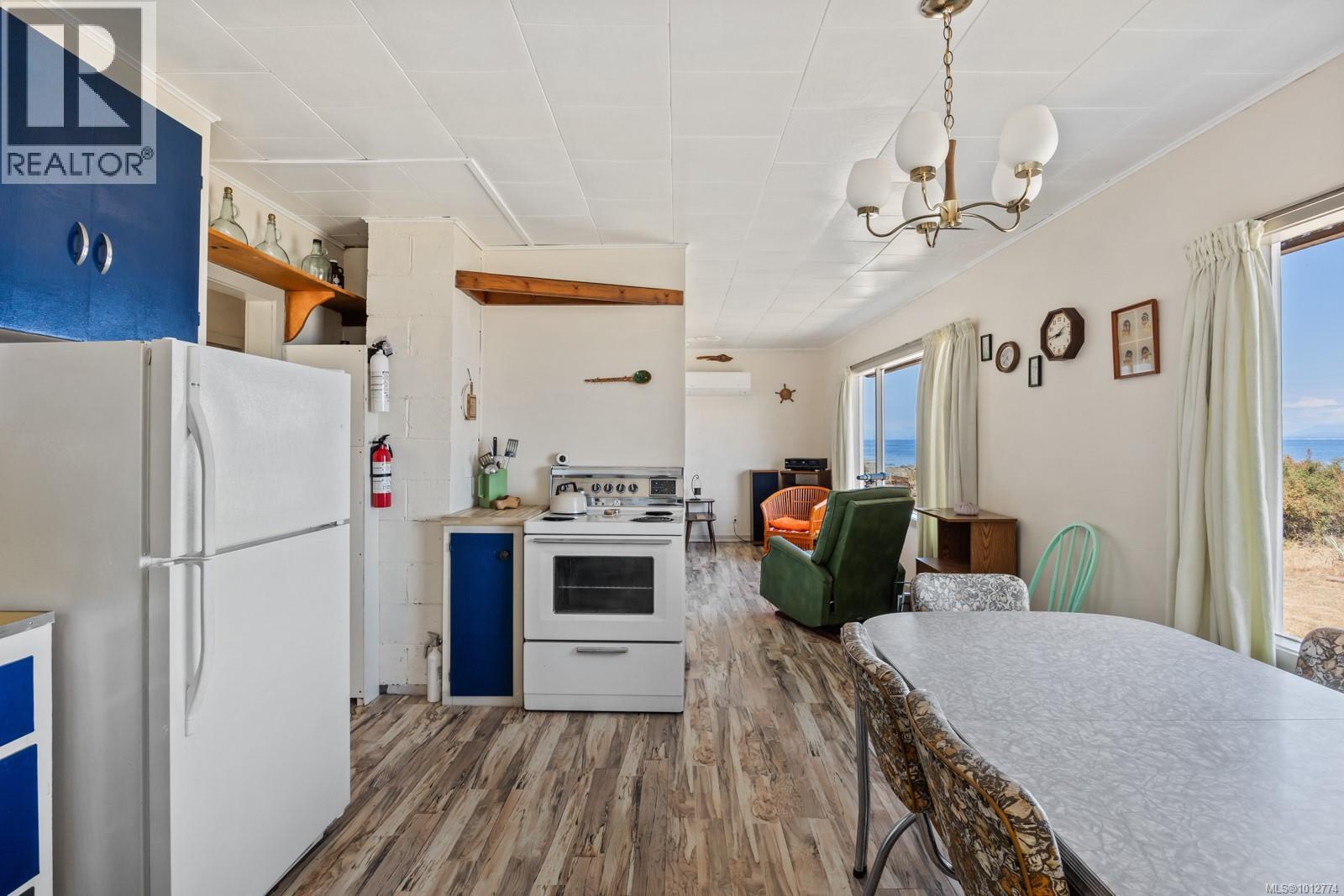 1494 Wilkinson Rd, Comox