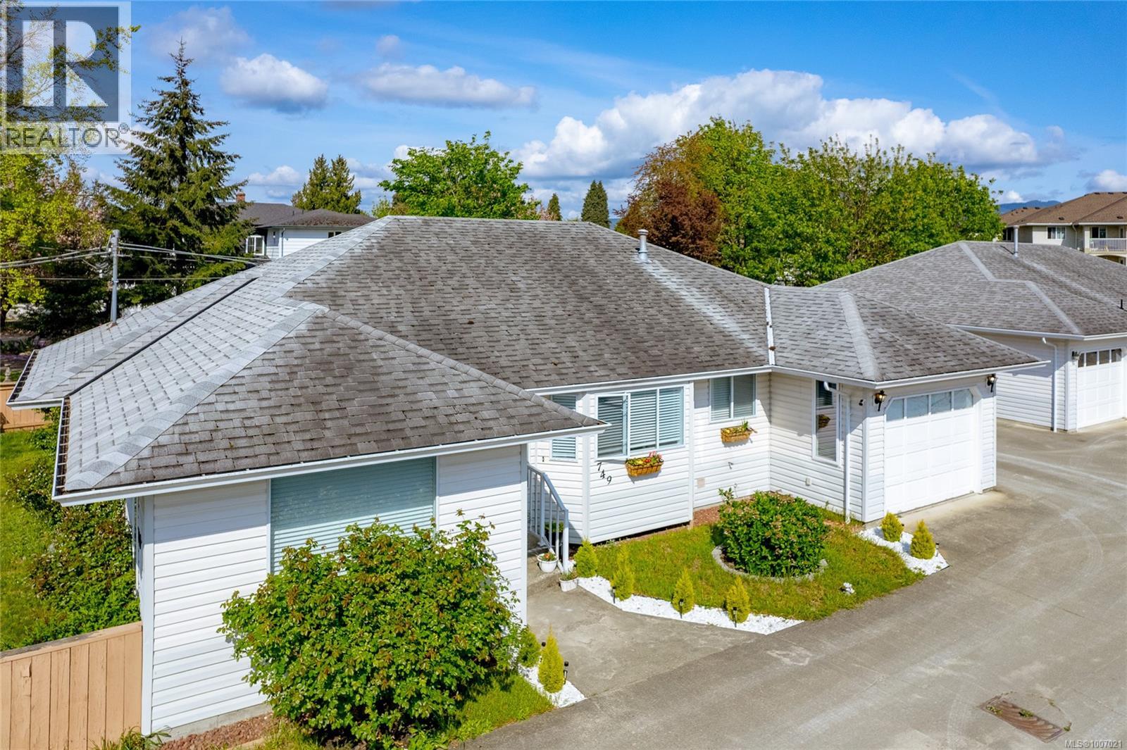 Photo 29 of 749 Marchmont Rd, Duncan BC
