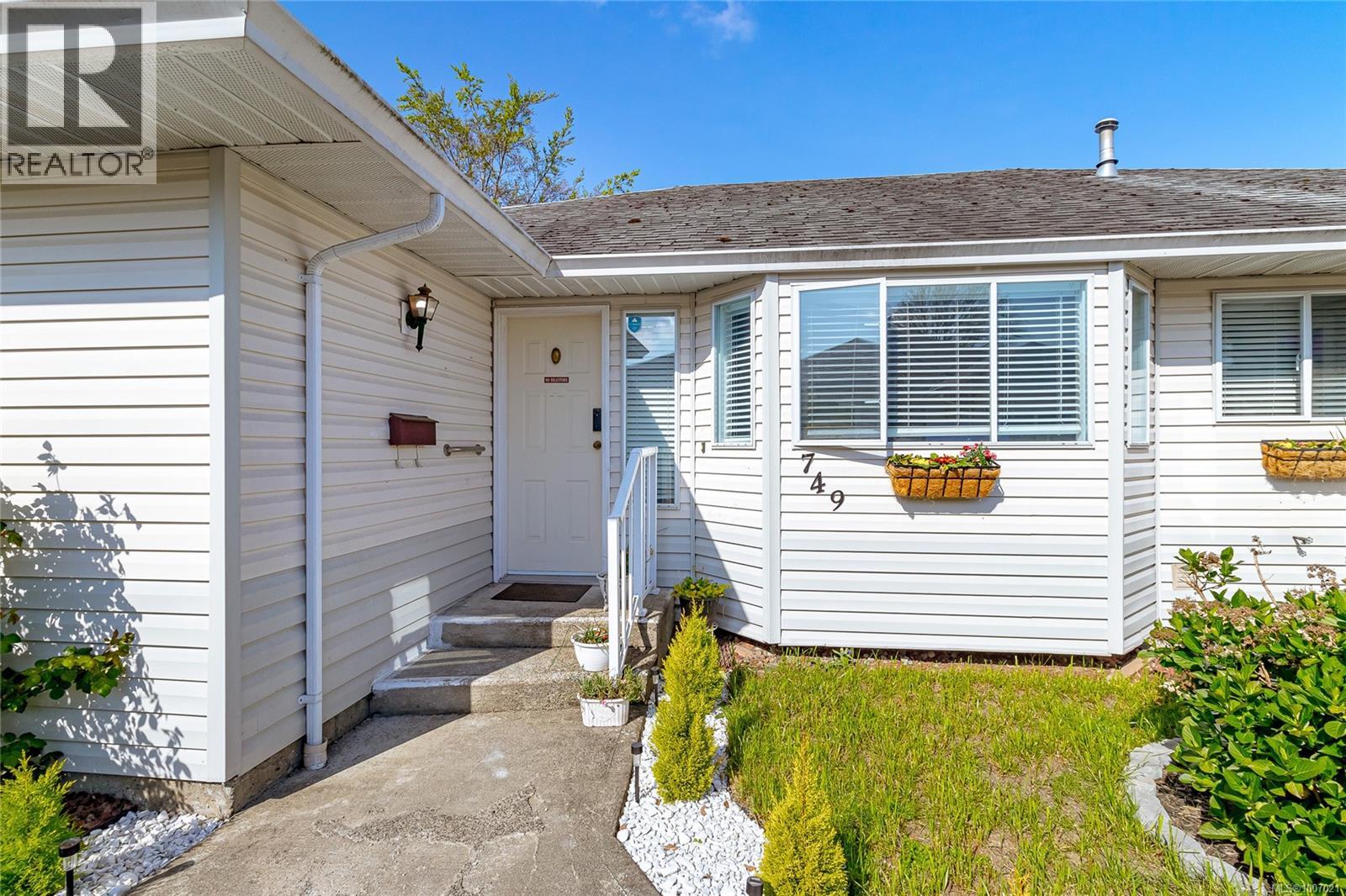 Photo 1 of 749 Marchmont Rd, Duncan BC