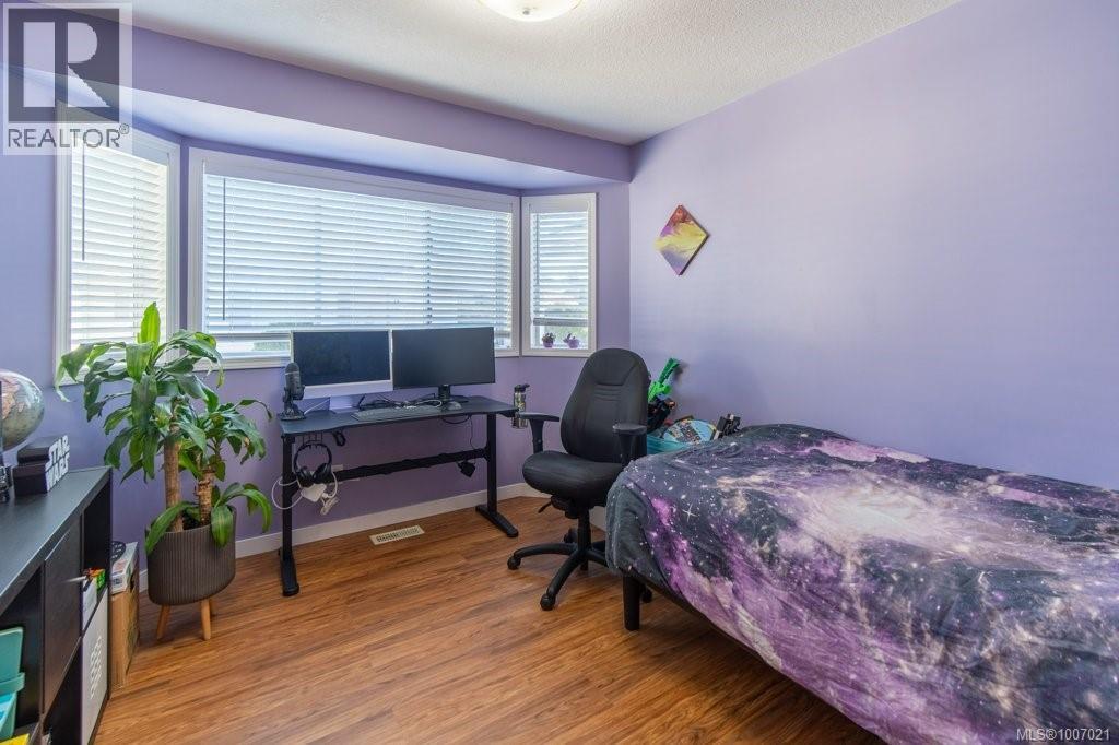 Photo 20 of 749 Marchmont Rd, Duncan BC