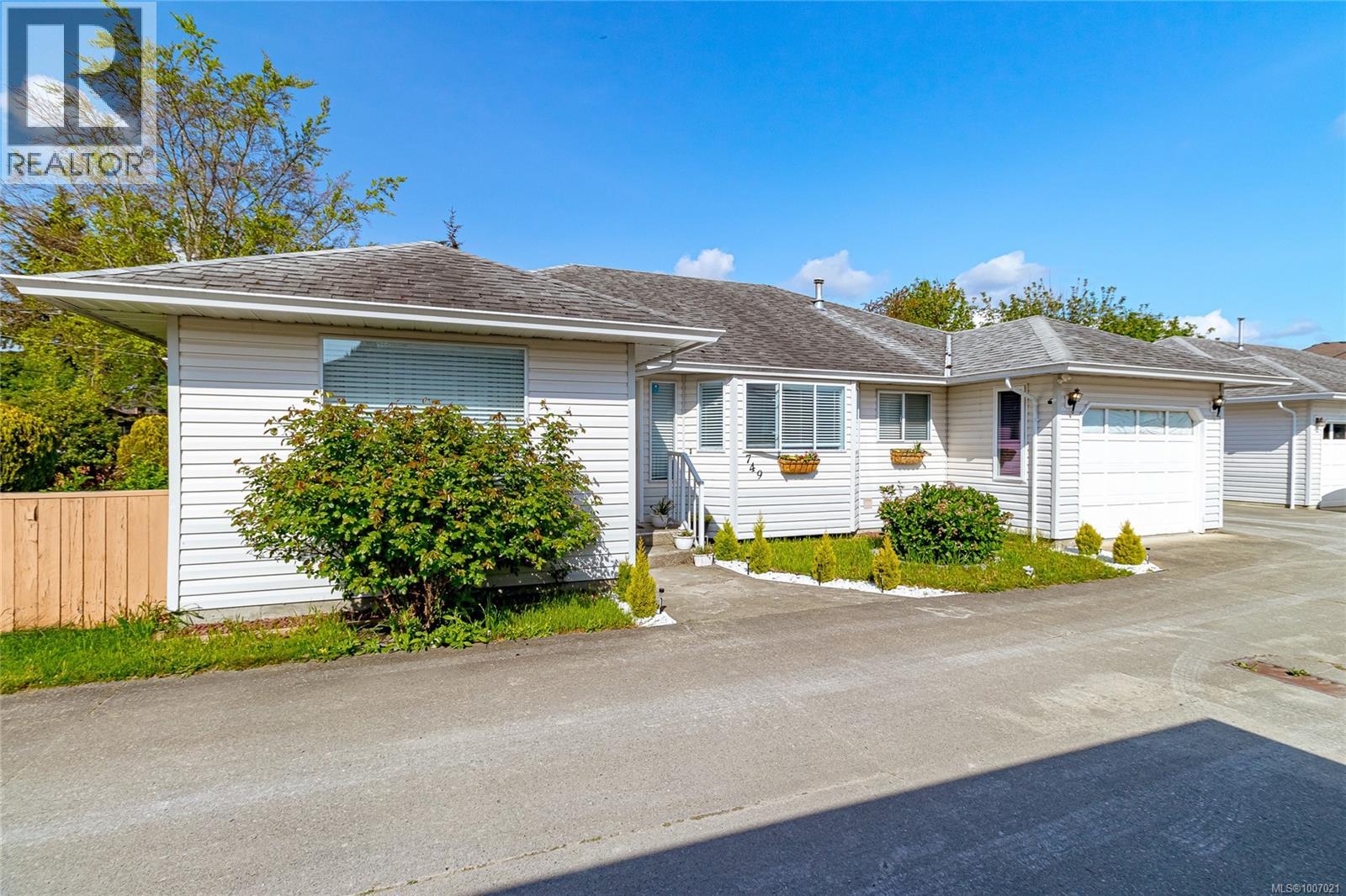 Photo 25 of 749 Marchmont Rd, Duncan BC
