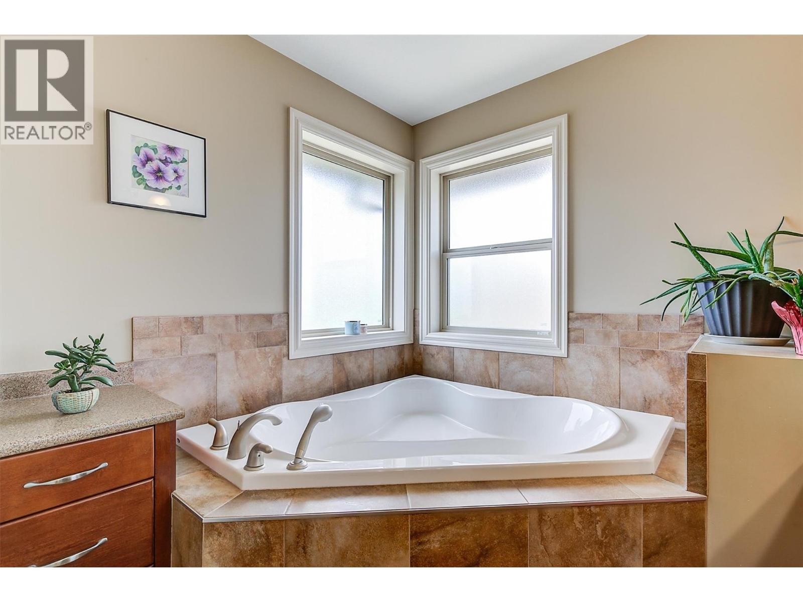  5008 Bunting Court, Kelowna