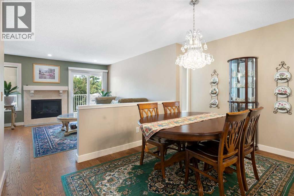 Photo 9 of 3567 Sierra Morena Road Sw, Calgary AB