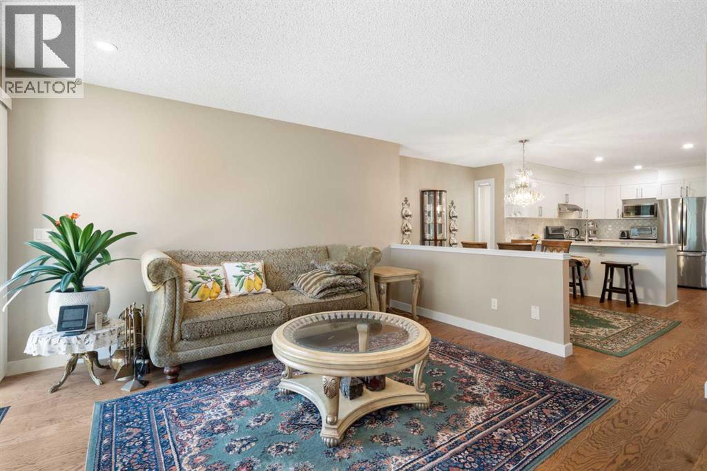 Photo 13 of 3567 Sierra Morena Road Sw, Calgary AB