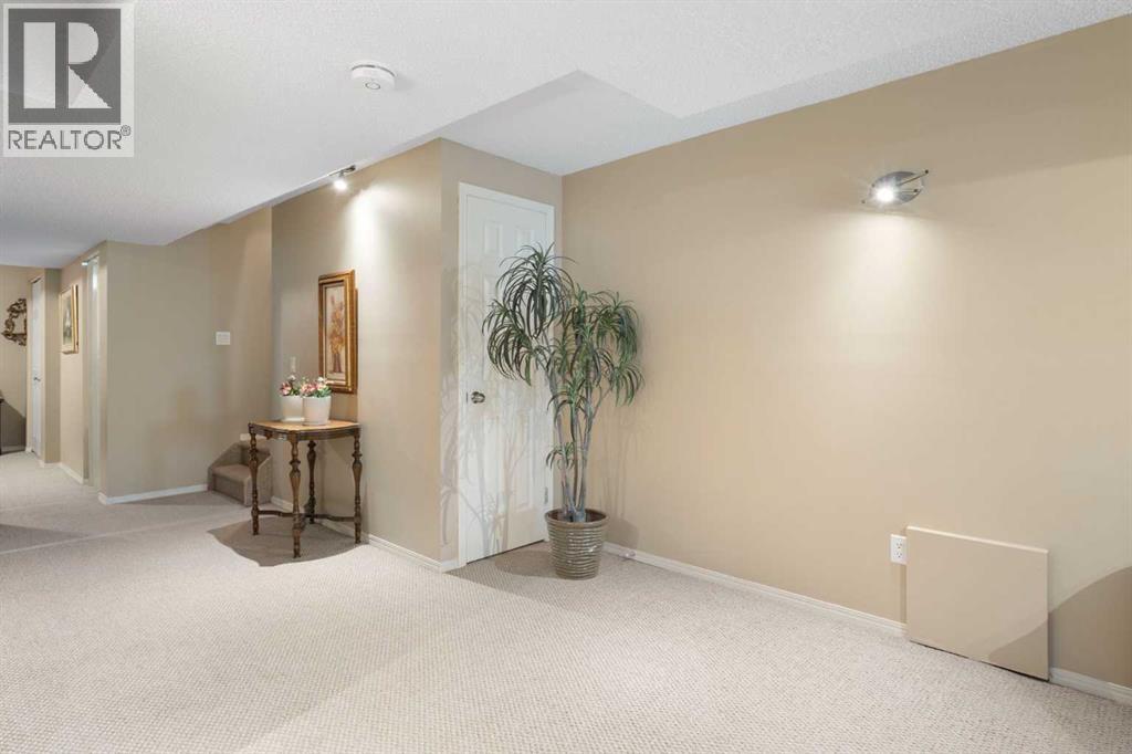 Photo 26 of 3567 Sierra Morena Road Sw, Calgary AB