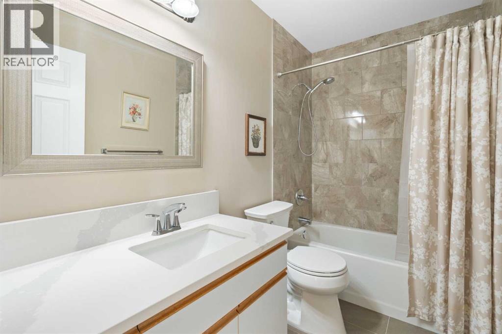 Photo 16 of 3567 Sierra Morena Road Sw, Calgary AB