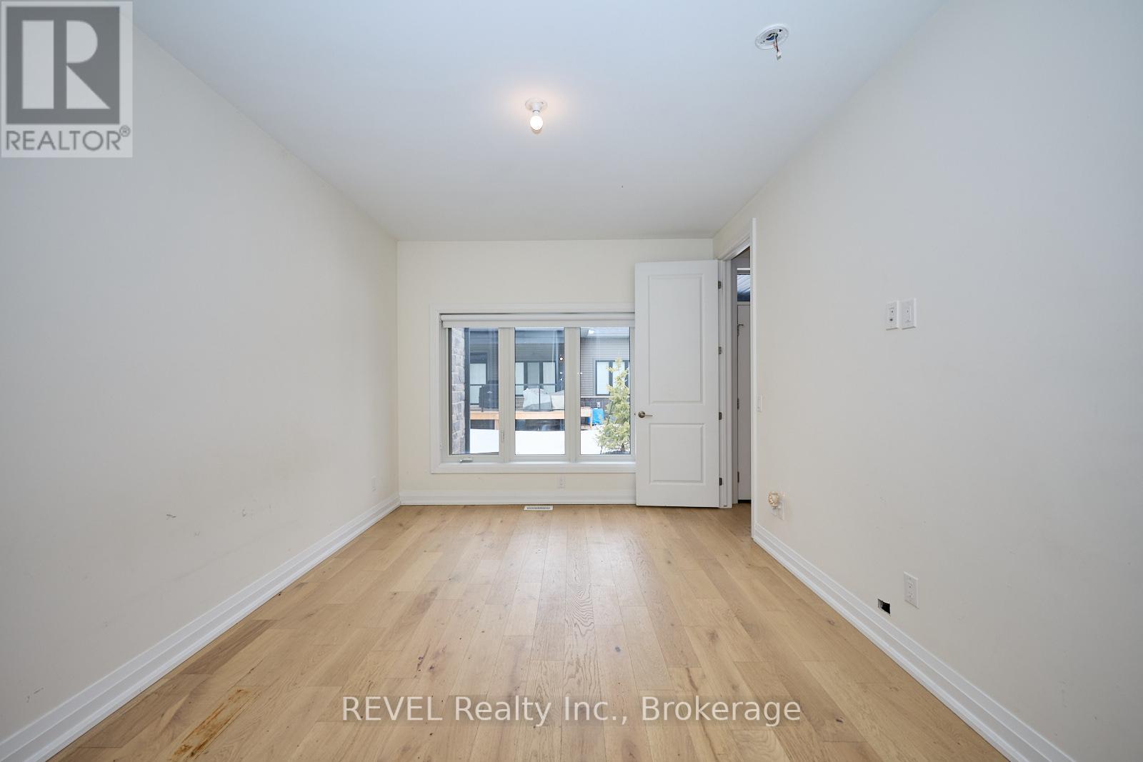 Photo 15 of 20 8974 Willoughby Drive, Niagara Falls ON