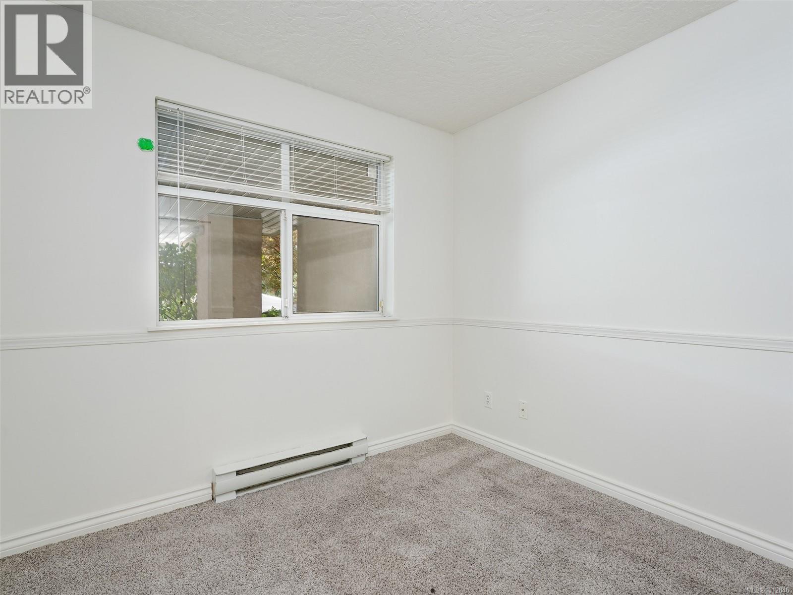 Photo 18 of 102 2511 Quadra St, Victoria BC