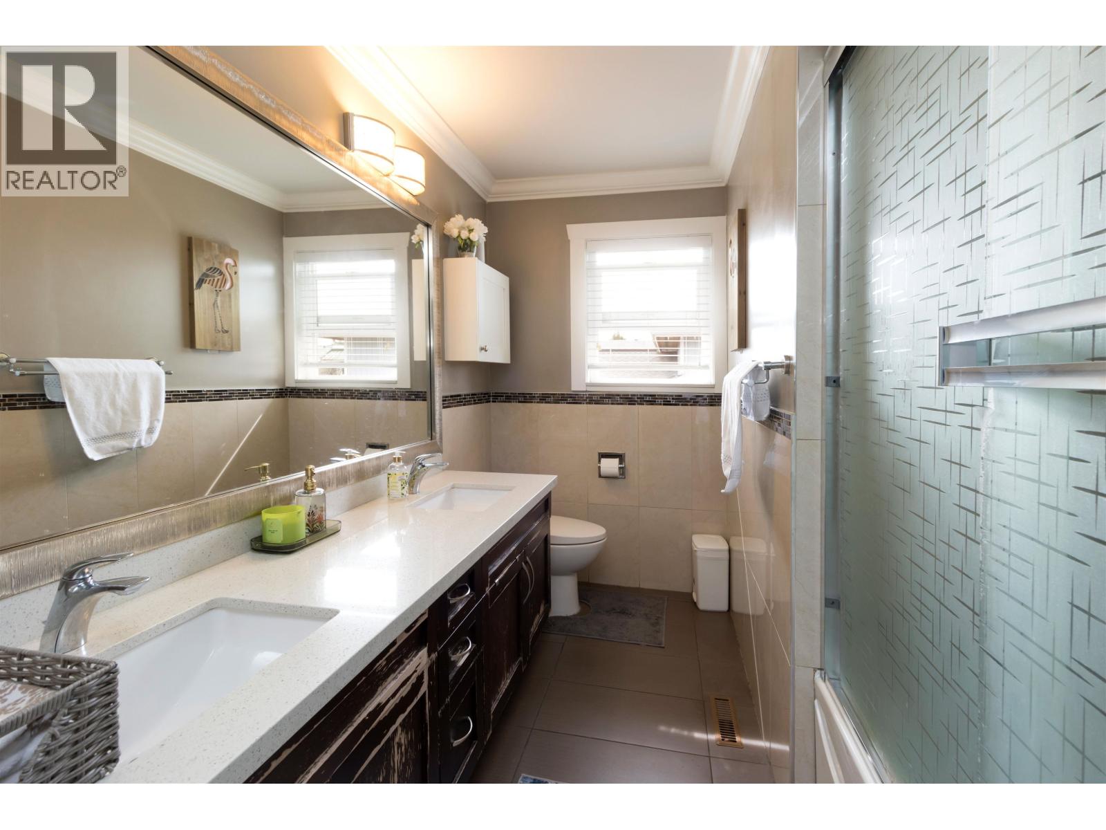 Photo 12 of 10711 Seamount Road, Richmond BC