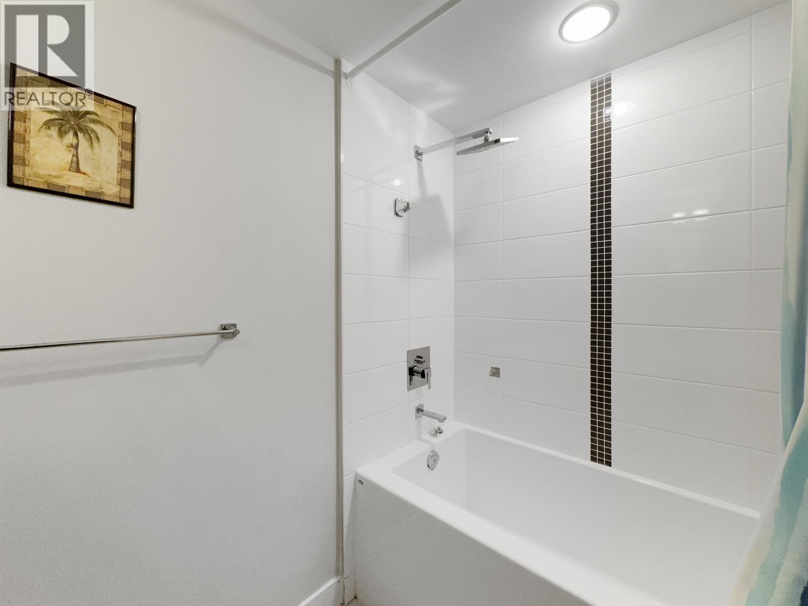 Photo 11 of 12 Xx 8068 Westminister Highway, Richmond BC