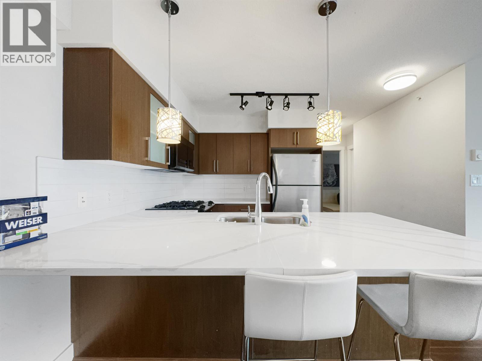 Photo 3 of 12 Xx 8068 Westminister Highway, Richmond BC