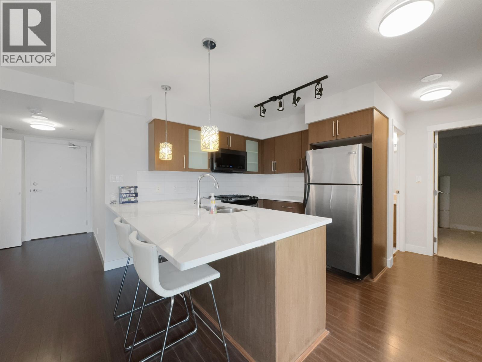 Photo 4 of 12 Xx 8068 Westminister Highway, Richmond BC