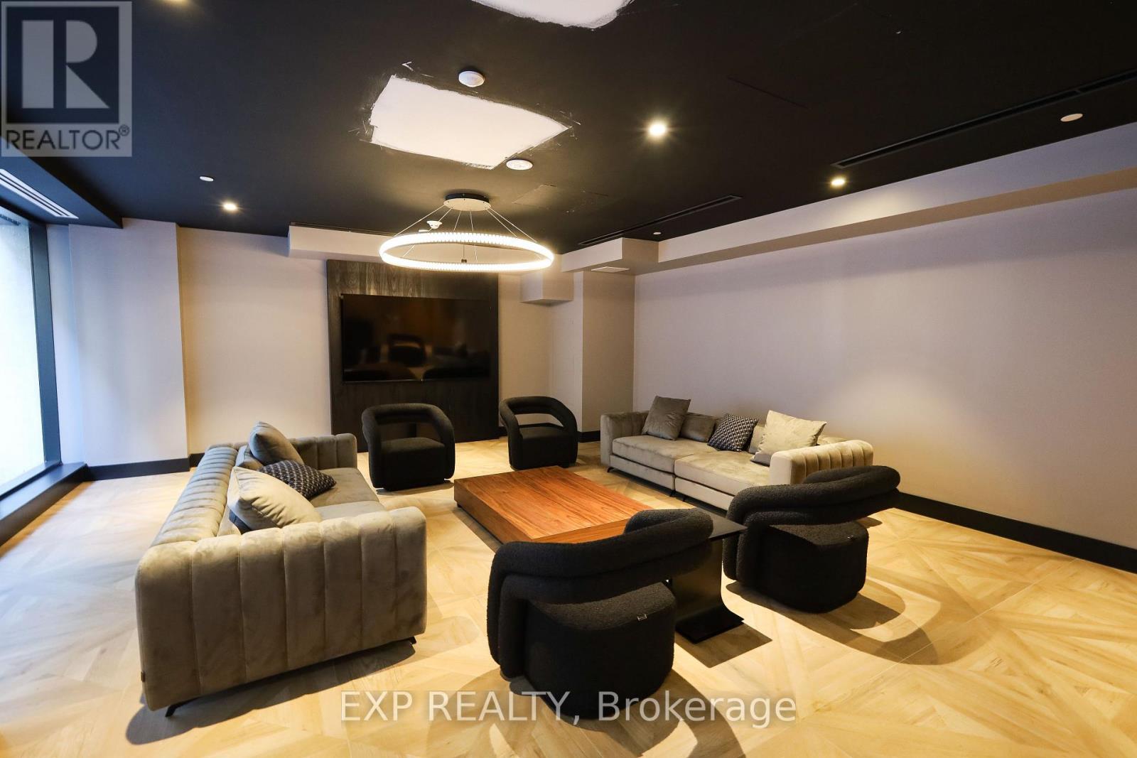 Photo 17 of 1401 195 Mccaul Street, Toronto ON