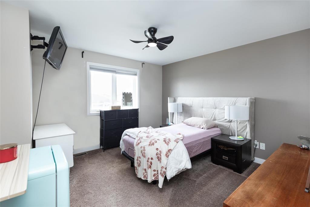 Photo 14 of 50 Parkhill Crescent, Steinbach MB