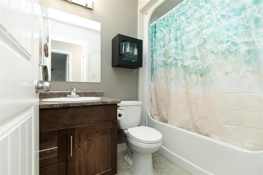 Photo 21 of 50 Parkhill Crescent, Steinbach MB