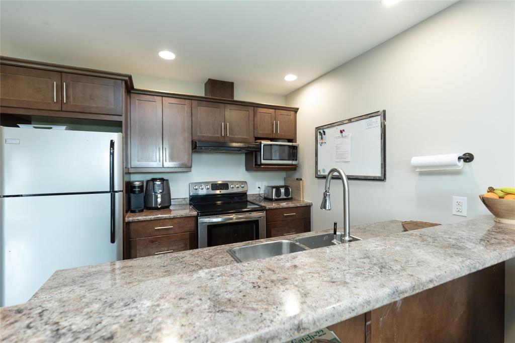 Photo 9 of 50 Parkhill Crescent, Steinbach MB