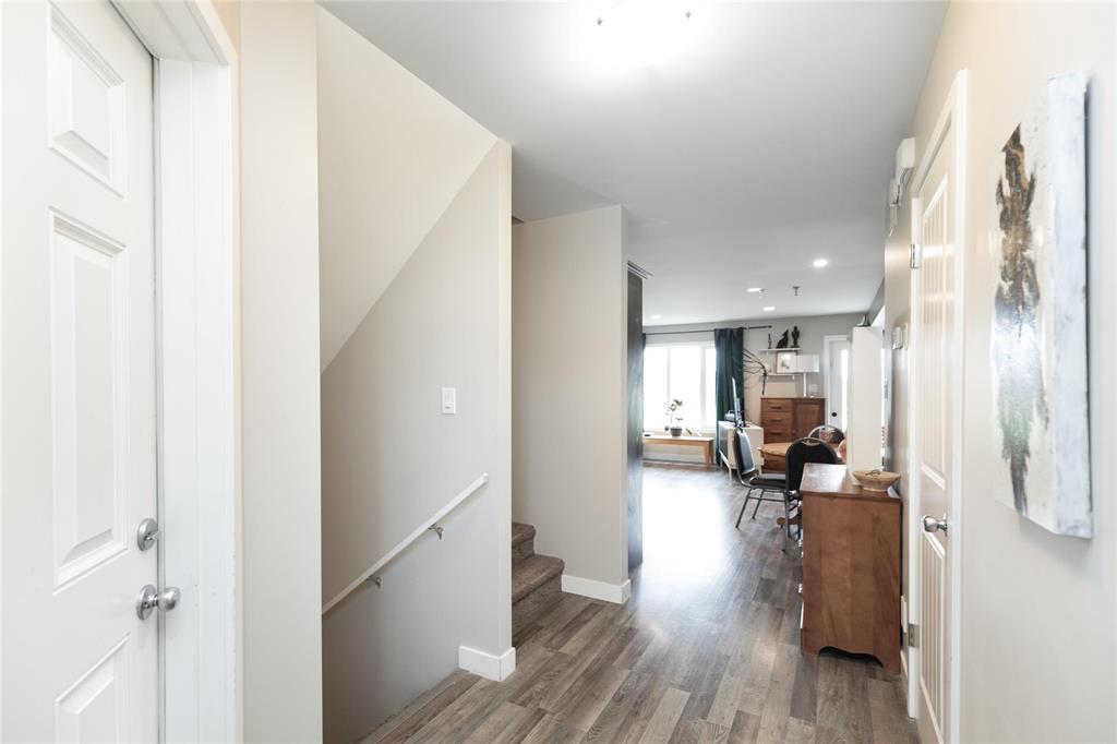 Photo 5 of 50 Parkhill Crescent, Steinbach MB